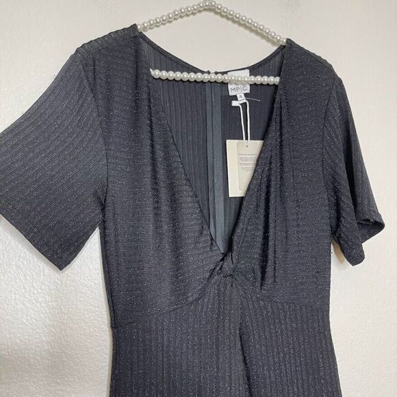 Minkpink Jumpsuit Small Black Shimmer Short Sleeve Ribbed Twist Front Lined Zip - Picture 4 of 16